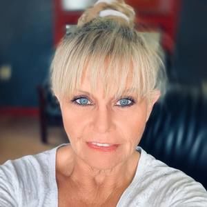 Meet your Posher, Debbie